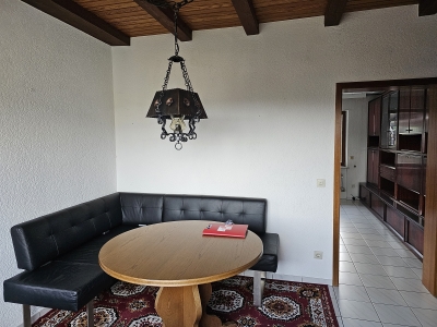 382 - Essplatz Diele